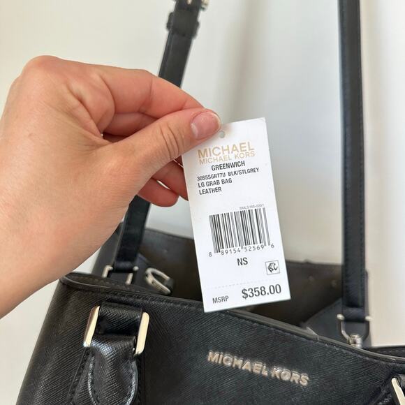 Michael Kors Greenwich Leather Crossbody Strap Large Bucket Grab Bag Black NWT - Picture 6 of 6